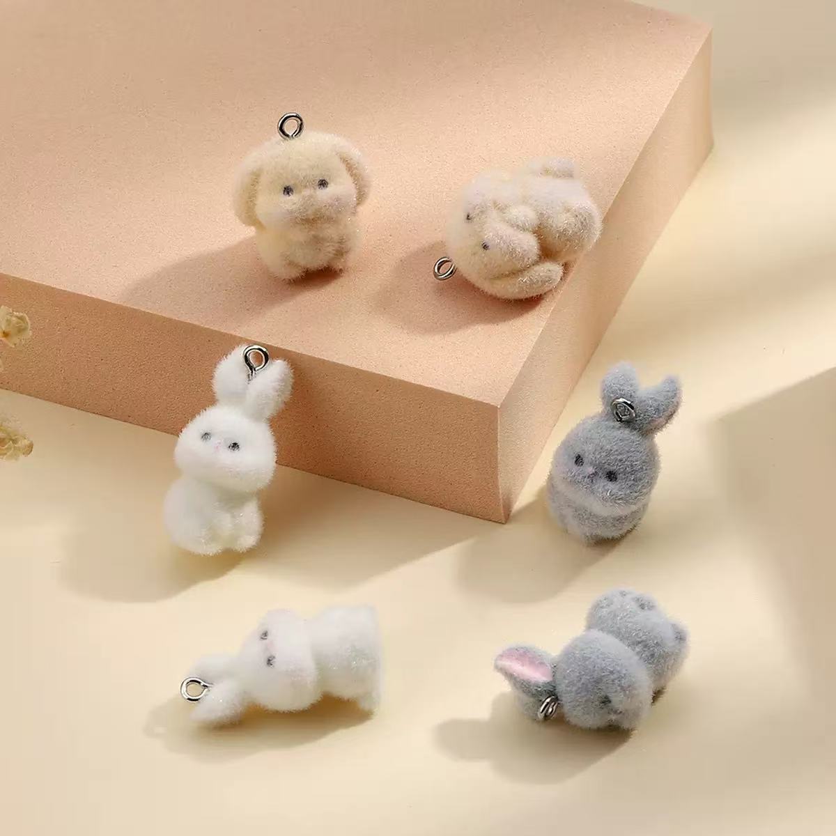 10個入り フロッキング加工 小さなウサギ レジンチャーム  - Resin Art Box のレビューと価格